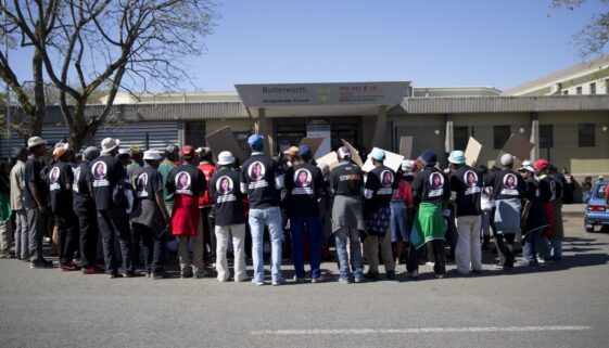 Mobilised_outside_court