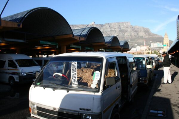 Taxis open their doors to OMC