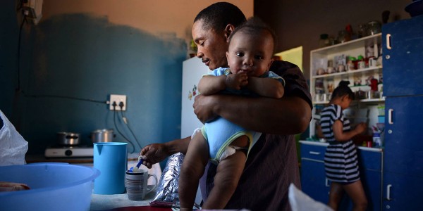Violence is less likely in homes where fathers share chores equally