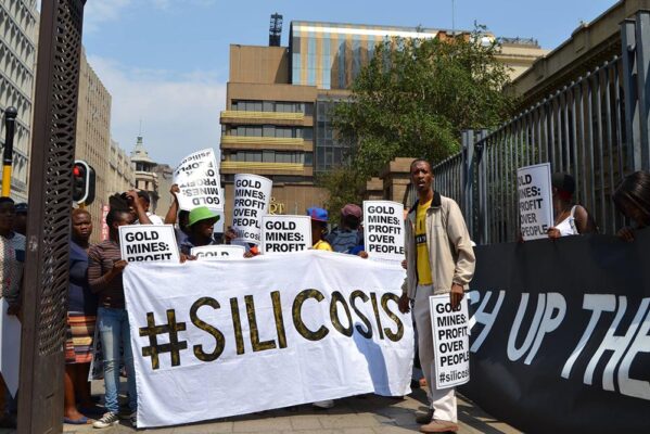 Demonstration at first day of silicosis class action lawsuit certification hearing